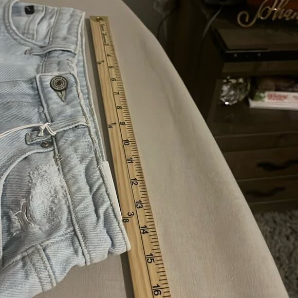 Kancan Women's High Rise Distressed Mom Shorts Light Wash Women SZ 27 - Picture 5 of 9